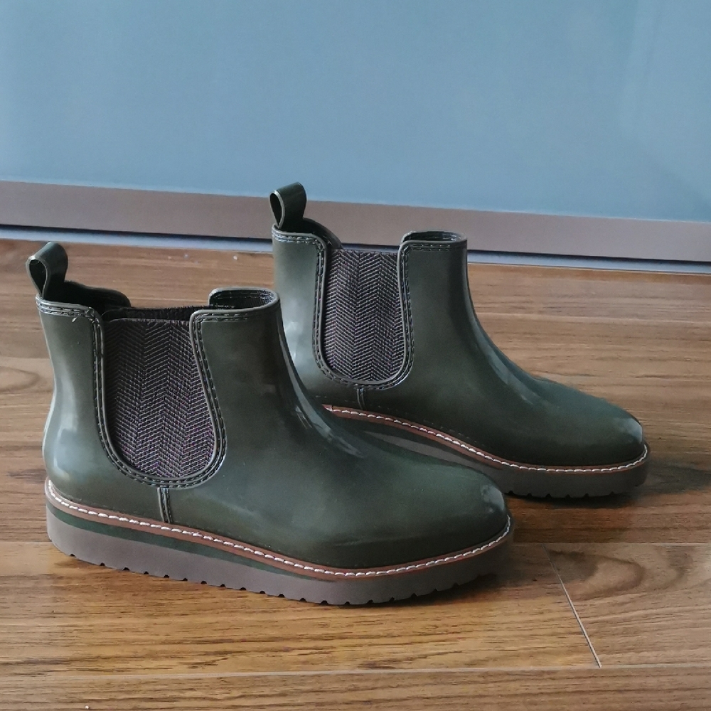 Cougar's Womens Olive Green Chelsea Rain Boots, sz 9
